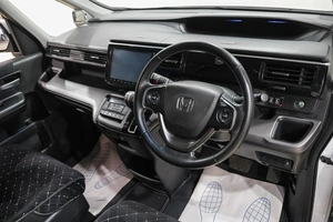 Минивэн Honda Stepwgn Spada 2015 года, 1969000 рублей, Новокузнецк