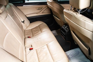 Седан BMW 5 серия 2011 года, 1799000 рублей, Сургут
