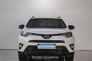Внедорожник Toyota RAV4 2018 года, 2719000 рублей, Челябинск