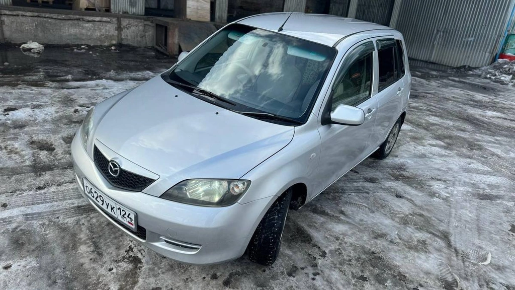 Хетчбэк Mazda Demio 2002 года, 380000 рублей, Красноярск