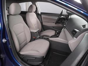 Седан Hyundai Elantra 2020 года, 1525000 рублей, Красный Пахарь