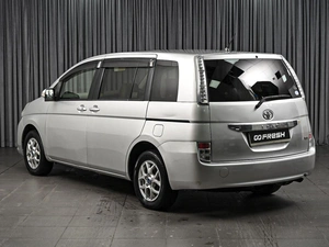 Минивэн Toyota Isis 2011 года, 964000 рублей, Ставрополь