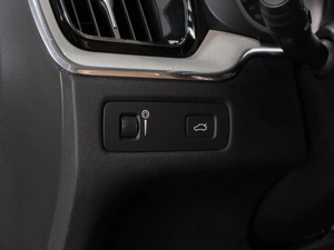 Внедорожник Volvo XC60 2018 года, 4570000 рублей, Тюмень