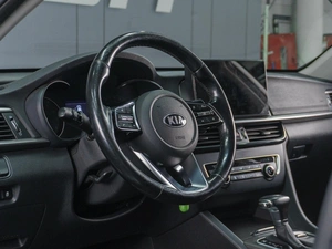 Седан Kia Optima 2019 года, 1699000 рублей, Сургут