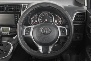 Хетчбэк Toyota Ractis 2014 года, 1299000 рублей, Кемерово