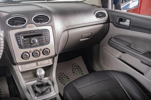 Седан Ford Focus 2011 года, 529000 рублей, Томск