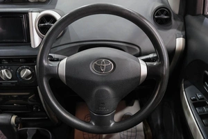 Хетчбэк Toyota Ist 2005 года, 499000 рублей, Новокузнецк