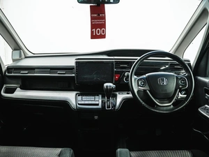 Минивэн Honda Stepwgn Spada 2016 года, 1650000 рублей, Красноярск