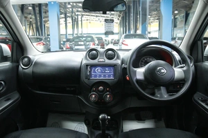 Хетчбэк Nissan March 2011 года, 653000 рублей, Солонцы