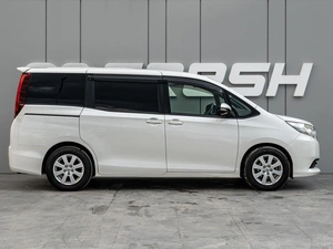 Минивэн Toyota Noah 2015 года, 1760000 рублей, Краснодар