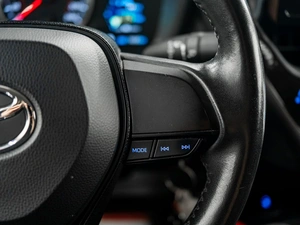 Седан Toyota Corolla 2019 года, 2000000 рублей, Красноярск