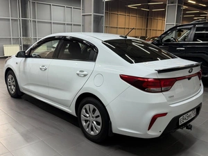 Седан Kia Rio 2018 года, 997000 рублей, Красноярск