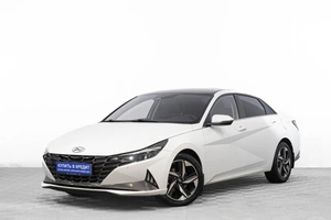 Седан Hyundai Elantra 2020 года, 1899000 рублей, Барнаул