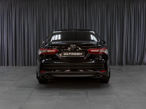 Седан Toyota Camry 2019 года, 3160000 рублей, Тюмень