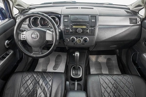 Хетчбэк Nissan Tiida 2010 года, 719000 рублей, Барнаул