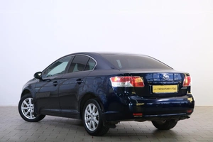 Седан Toyota Avensis 2009 года, 1049000 рублей, Омск