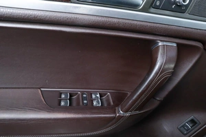 Внедорожник Volkswagen Touareg 2011 года, 1979000 рублей, Челябинск