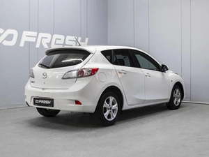 Хетчбэк Mazda 3 2013 года, 1050000 рублей, Омск