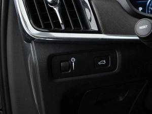 Универсал Volvo V90 Cross Country 2018 года, 3799077 рублей, Москва