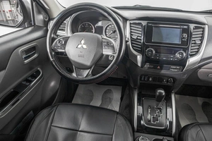 Пикап Mitsubishi L200 2016 года, 1999000 рублей, Барнаул