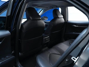 Седан Toyota Camry 2021 года, 2988888 рублей, Москва