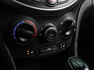 Седан Hyundai Solaris 2015 года, 1050000 рублей, Воронеж