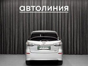 Минивэн Toyota Wish 2012 года, 1280000 рублей, Красноярск