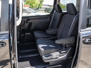 Минивэн Toyota Voxy 2014 года, 1699000 рублей, Краснодар