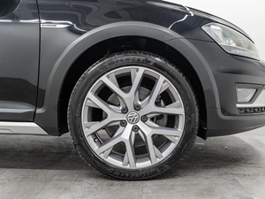 Универсал Volkswagen Golf 2015 года, 1695000 рублей, Красноярск