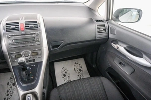 Хетчбэк Toyota Auris 2007 года, 729000 рублей, Красноярск