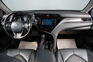 Седан Toyota Camry 2019 года, 2499000 рублей, Тюмень