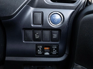 Минивэн Toyota Voxy 2014 года, 1699000 рублей, Краснодар