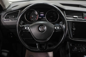 Внедорожник Volkswagen Tiguan 2018 года, 2749000 рублей, Новокузнецк