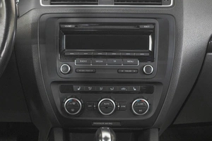 Седан Volkswagen Jetta 2012 года, 999000 рублей, Кемерово