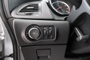 Хетчбэк Opel Astra 2012 года, 899000 рублей, Красноярск