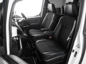 Минивэн Toyota Noah 2018 года, 2407000 рублей, Тюмень