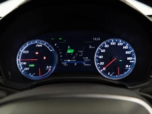 Седан Toyota Crown 2018 года, 3098077 рублей, Москва