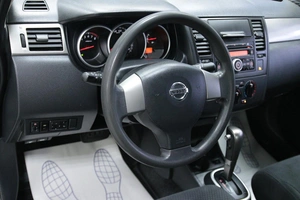 Хетчбэк Nissan Tiida 2011 года, 868000 рублей, Солонцы
