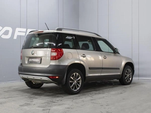Внедорожник Skoda Yeti 2012 года, 860000 рублей, Омск