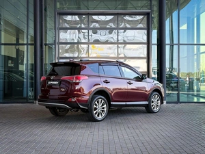 Внедорожник Toyota RAV4 2016 года, 2200000 рублей, Уфа