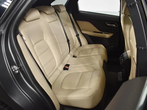 Внедорожник Jaguar F-Pace 2018 года, 3154900 рублей, Казань