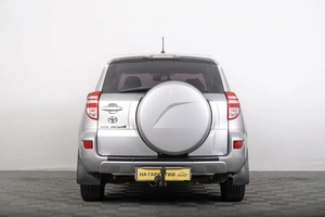 Внедорожник Toyota RAV4 2011 года, 1499000 рублей, Томск