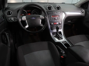 Седан Ford Mondeo 2011 года, 899000 рублей, Воронеж