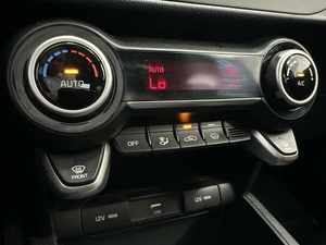 Седан Kia Rio 2021 года, 1687000 рублей, Красноярск