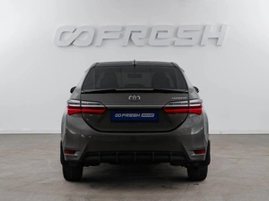 Седан Toyota Corolla 2018 года, 1549046 рублей, Москва