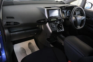 Минивэн Toyota Wish 2012 года, 1599000 рублей, Омск