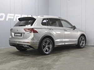 Внедорожник Volkswagen Tiguan 2018 года, 3050000 рублей, Омск