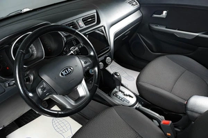 Седан Kia Rio 2014 года, 1049000 рублей, Тюмень
