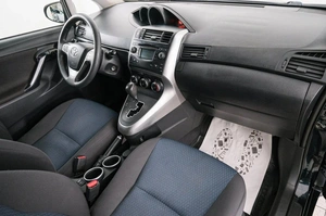 Минивэн Toyota Verso 2013 года, 1289000 рублей, Красноярск