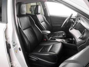 Внедорожник Toyota RAV4 2018 года, 2419000 рублей, Тюмень